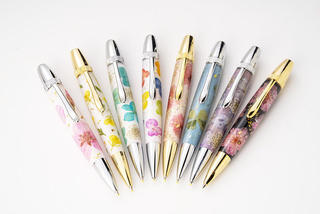 【新製品】押花シートと美濃和紙を使用した、エレガントなボールペン「Flower Pen」