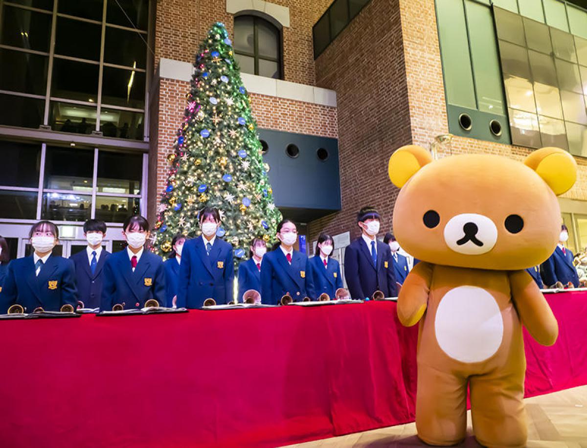 ニュース】横浜ワールドポーターズのクリスマスツリー点灯式に